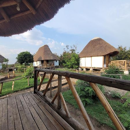 Songbird Safari Lodge & Campsite Katunguru ภายนอก รูปภาพ