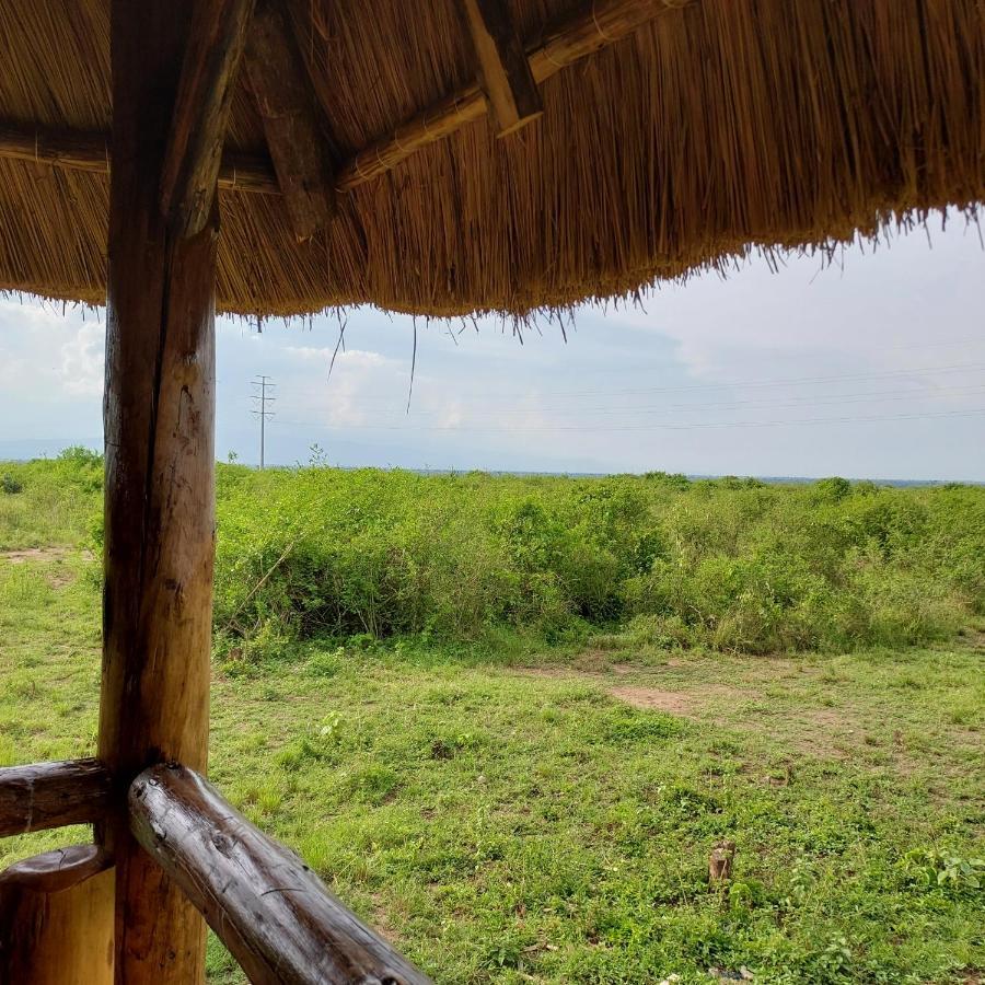 Songbird Safari Lodge & Campsite Katunguru ภายนอก รูปภาพ