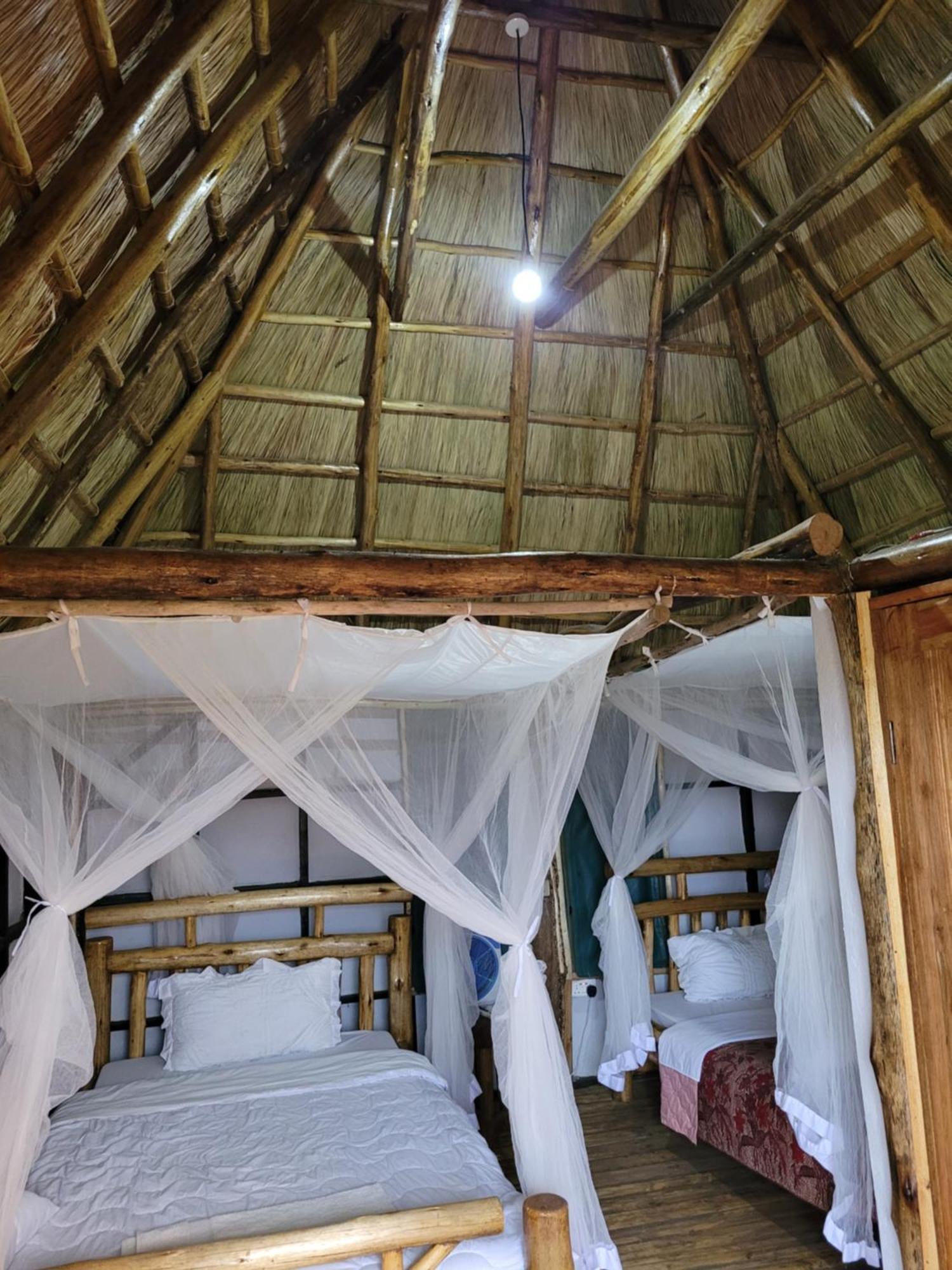 Songbird Safari Lodge & Campsite Katunguru ภายนอก รูปภาพ